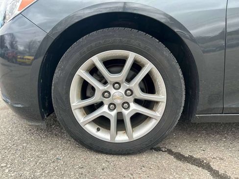 Used 2016 Chevrolet Malibu LT w/ Power Convenience Package image 8