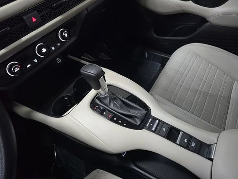 Used 2023 Honda HR-V LX image 26