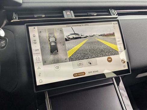 New 2026 Land Rover Range Rover Velar Dynamic SE image 12