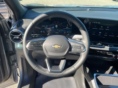 Used 2025 Chevrolet Equinox LT image 27