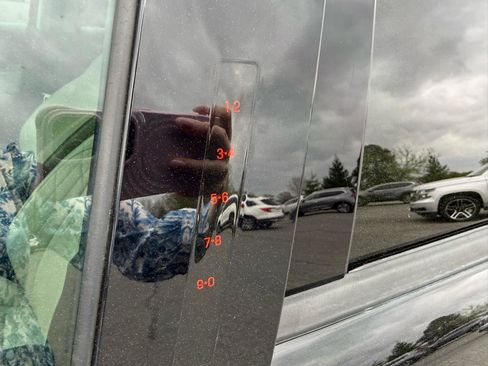 Used 2016 Ford Explorer Platinum image 41