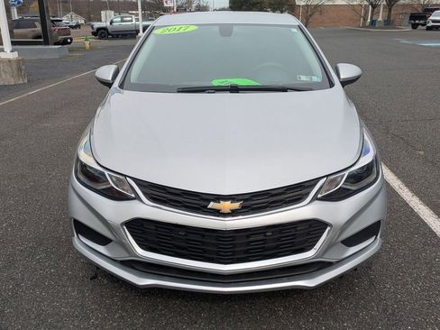 Used 2017 Chevrolet Cruze LT w/ Convenience Package image 2