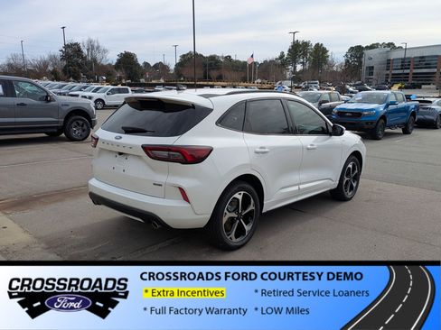 New 2025 Ford Escape ST-Line Elite image 4