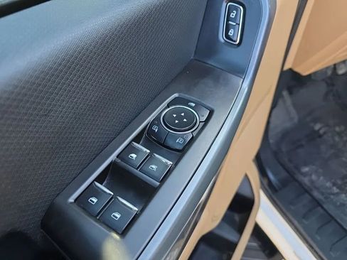 Used 2021 Ford F150 XLT AWD/4WD image 12