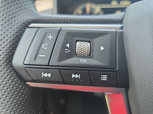 Used 2025 Mitsubishi Outlander SEL image 18