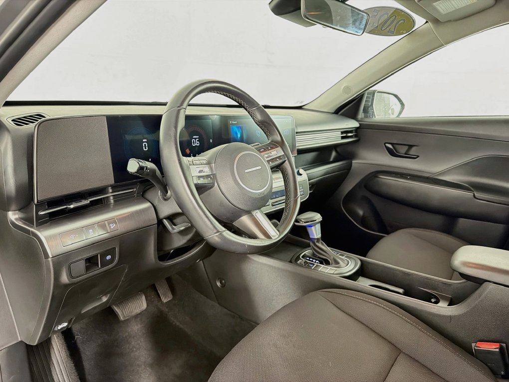 Used 2025 Hyundai Kona SEL AWD/4WD image 14