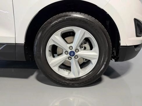 Used 2018 Ford Edge SE FWD image 9
