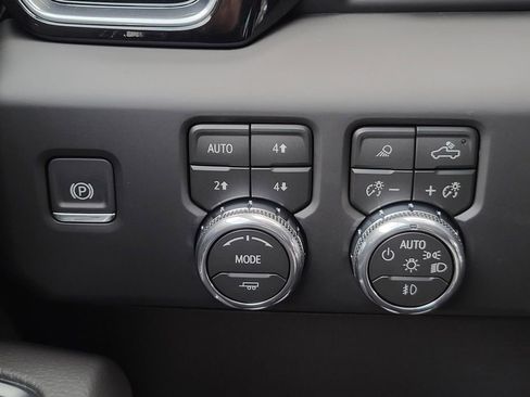 New 2026 GMC Sierra 2500 Denali w/ Denali Reserve Package image 9