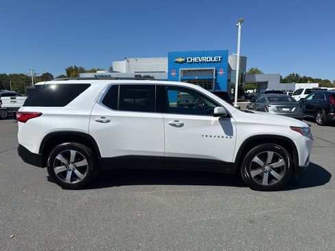 Used 2020 Chevrolet Traverse LT w/ LT Premium Package image 8