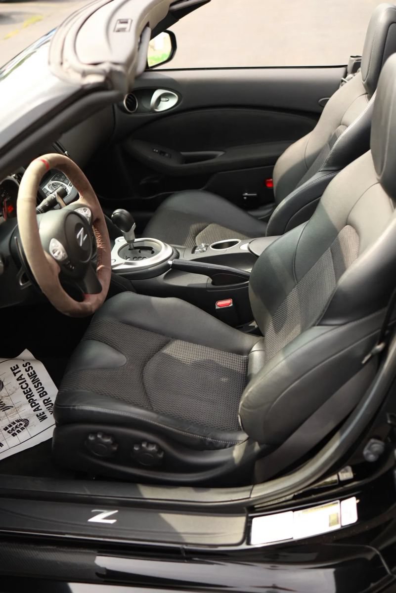 Used 2019 Nissan 370Z Touring RWD image 35