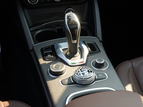 Used 2023 Alfa Romeo Stelvio Ti AWD/4WD image 26