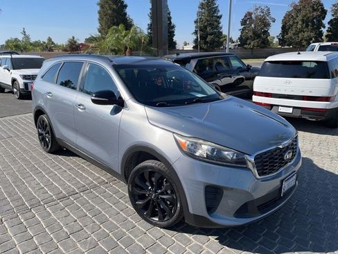 Used 2019 Kia Sorento S w/ Paint Protection Package image 1