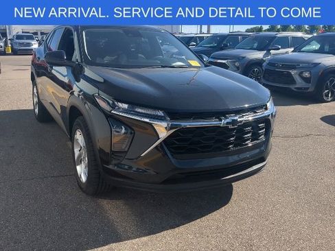 Used 2024 Chevrolet Trax LS w/ LS Convenience Package FWD image 10