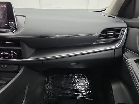 Used 2024 Nissan Rogue SV AWD/4WD image 32