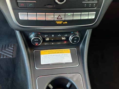 Used 2019 Mercedes-Benz GLA 250 4MATIC image 34