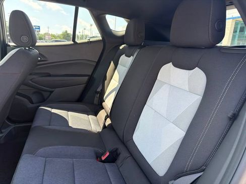 Used 2024 Chevrolet Trax RS FWD image 19