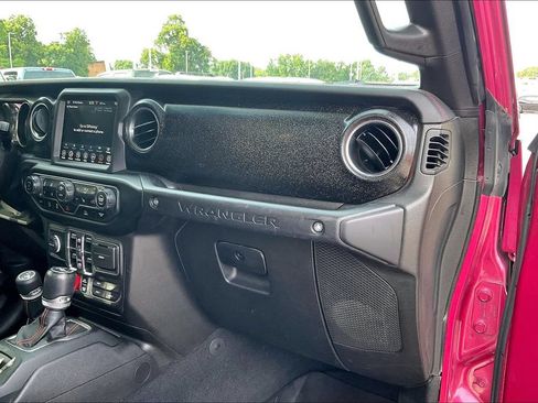 Used 2021 Jeep Wrangler Unlimited Rubicon AWD/4WD image 18