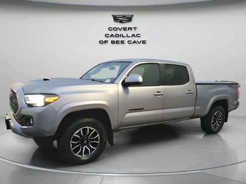 Used 2021 Toyota Tacoma TRD Sport w/ Technology Package image 4