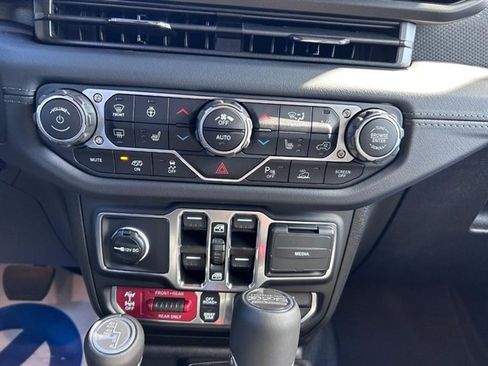 New 2025 Jeep Wrangler Unlimited Rubicon 392 image 15
