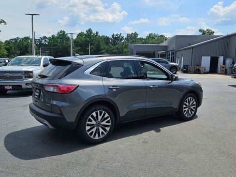 Used 2022 Ford Escape Titanium image 17