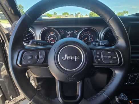 Used 2022 Jeep Wrangler Unlimited Sport AWD/4WD image 29