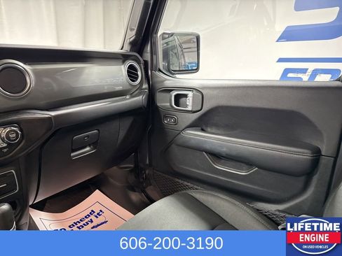 Used 2020 Jeep Gladiator Overland w/ Safety Group image 25