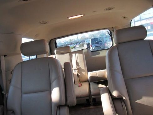 Used 2009 GMC Yukon Denali image 20