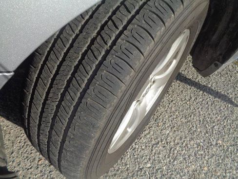 Used 2017 Toyota Sienna LE image 38