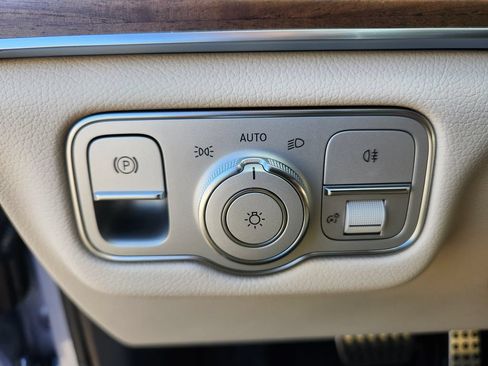 New 2026 Mercedes-Benz GLS 580 4MATIC image 20