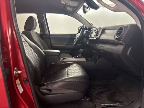 Used 2019 Toyota Tacoma SR5 image 10