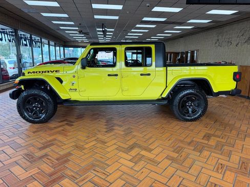 Used 2023 Jeep Gladiator Mojave w/ Trailer Tow Package AWD/4WD image 6