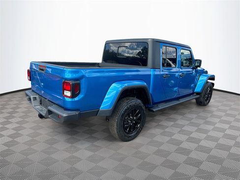 Used 2022 Jeep Gladiator Sport image 5