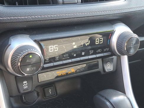 Certified 2021 Toyota RAV4 XLE image 17