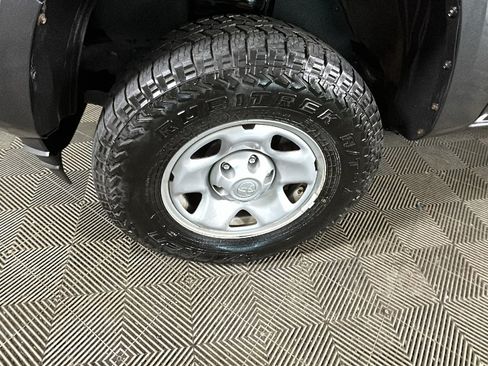 Used 2019 Toyota Tacoma SR w/ SR Convenience Package AWD/4WD image 9