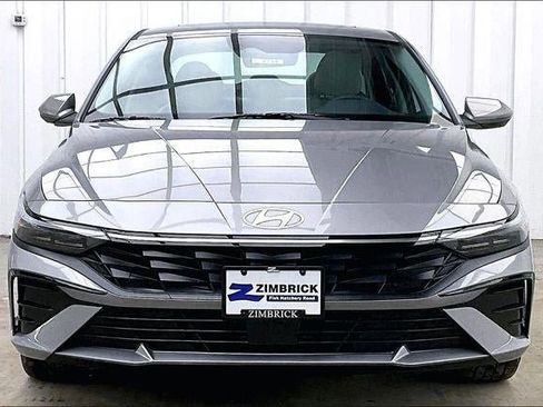 New 2026 Hyundai Elantra Limited image 23