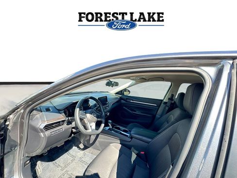 Used 2023 Nissan Altima 2.5 SV FWD image 17