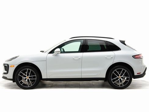 Used 2025 Porsche Macan image 2