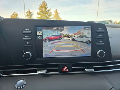 Used 2025 Hyundai Elantra Sport FWD image 16