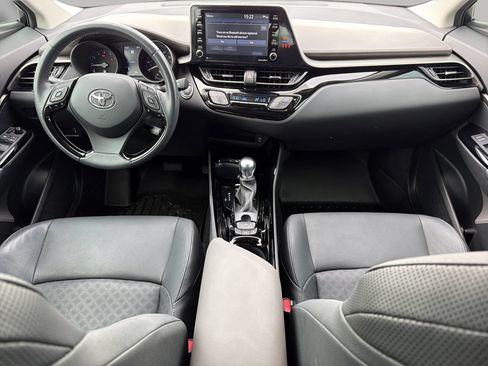 Used 2021 Toyota C-HR Limited FWD image 12
