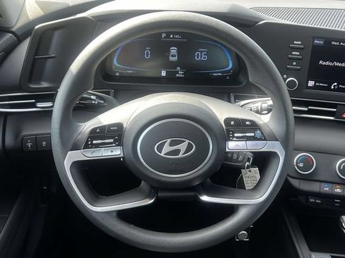 Certified 2026 Hyundai Elantra SE FWD image 14