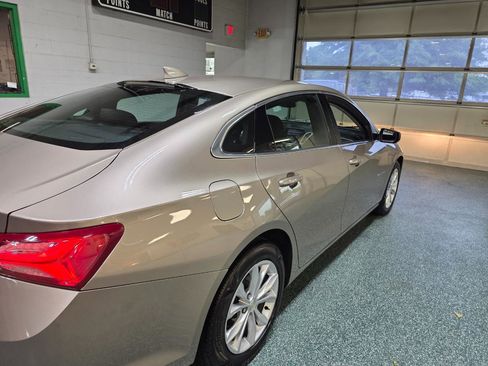 Used 2022 Chevrolet Malibu LT FWD image 7