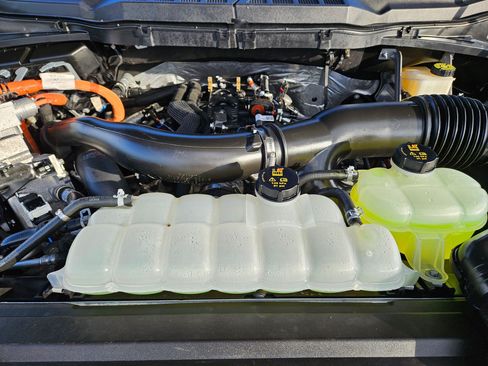 Used 2024 Ford F150 Lariat AWD/4WD image 36