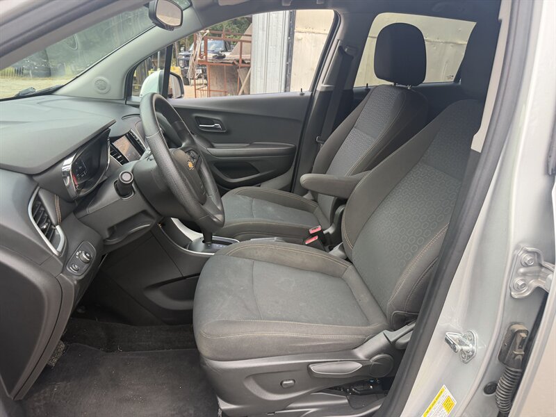 Used 2021 Chevrolet Trax LS w/ Tint and Cruise Package FWD image 20