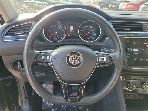 Used 2020 Volkswagen Tiguan SEL image 22
