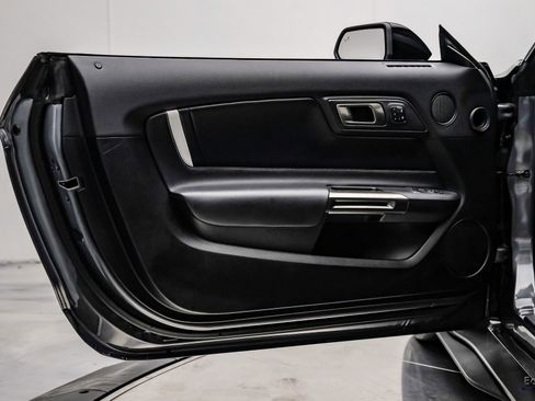 Used 2021 Ford Mustang Shelby GT500 w/ Technology Package image 95