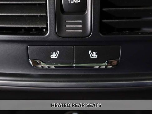 Used 2025 Porsche Macan image 9