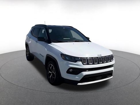 Used 2025 Jeep Compass Limited AWD/4WD image 3