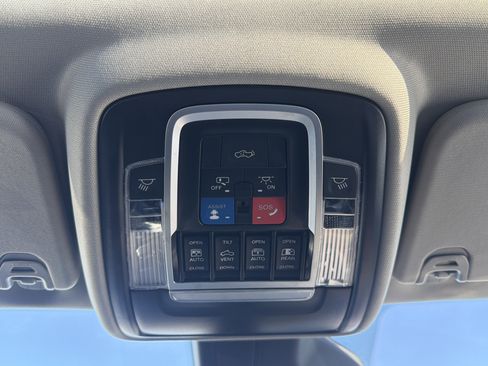 Used 2025 RAM 1500 Laramie image 31