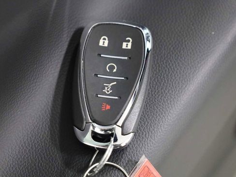 Used 2021 Chevrolet Equinox LT image 39