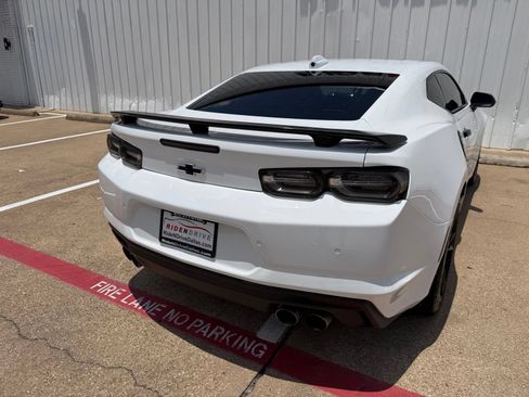 Used 2022 Chevrolet Camaro SS RWD image 6